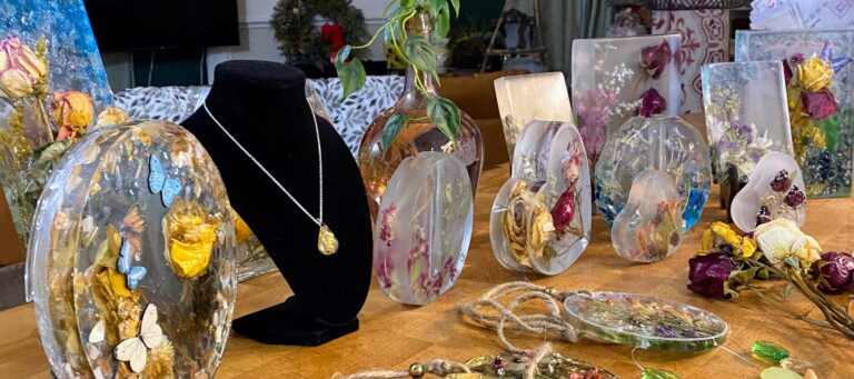Preserve Your Special Flowers in Resin: A Lasting Keepsake